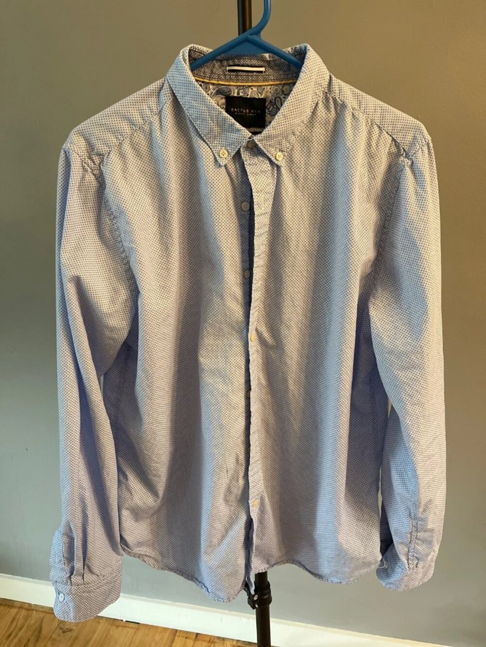 Cactus Man - Men’s button down - light blue - XL (fits more like a large)